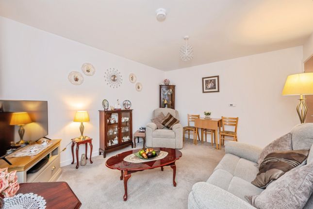31, Kensington Drive, Derby photo 2