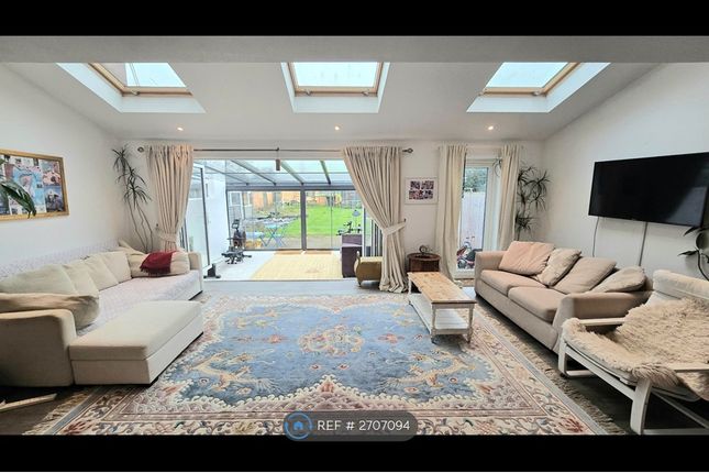 Large Open Plan Living Room / Diner