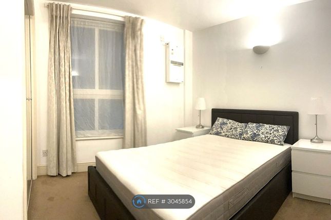 Flat, Dryden Building Commercial Road, London photo 4
