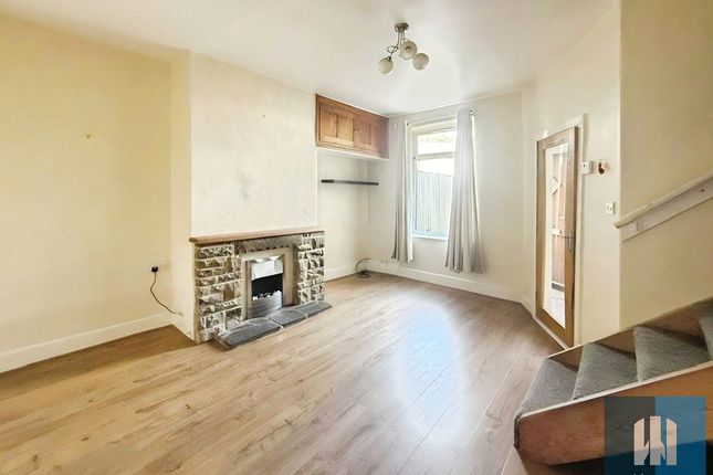 11, Springfield Terrace, Huddersfield photo 2