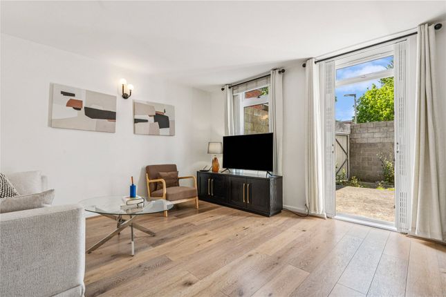 Flat 14, Gaymead,, Abbey Road, London photo 3