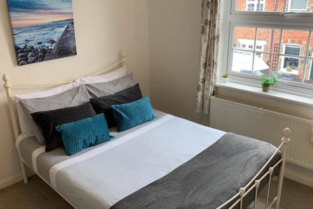 Thumbnail Room to rent in Room 3, 46 George Road, Guildford, 4Nr- No Admin Fees!