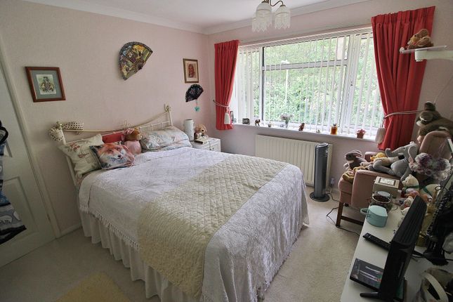 94, Cherry Tree Avenue, Waterlooville photo 4