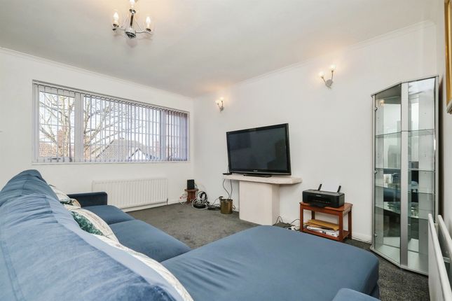 Town house for sale in Tyndale Crescent, Great Barr, Birmingham