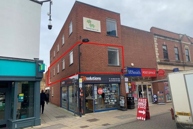 Office to let in First Floor, 119 High Street, Huntingdon, Cambridgeshire