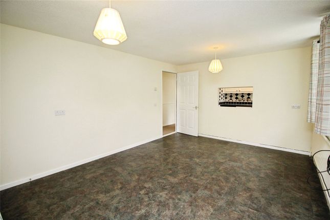 23, Sutcliffe Avenue, Milton Keynes photo 2