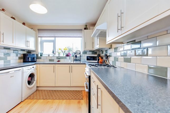 25, Arden Way, MARKET HARBOROUGH photo 4