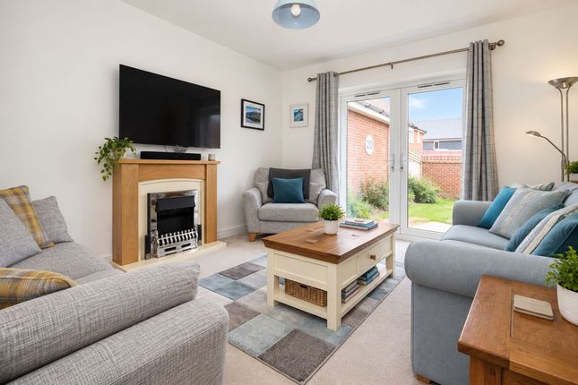 28 Chaffinch Gardens, Southampton photo 4