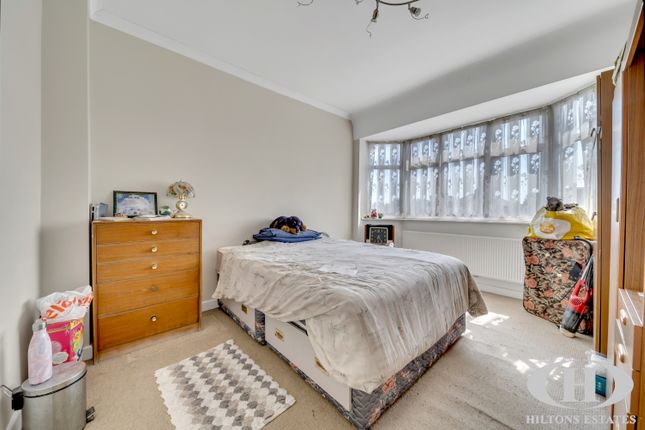110, Burns Avenue, Southall photo 3