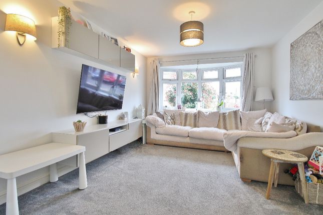 24, Kingsmead Avenue, Fareham photo 4