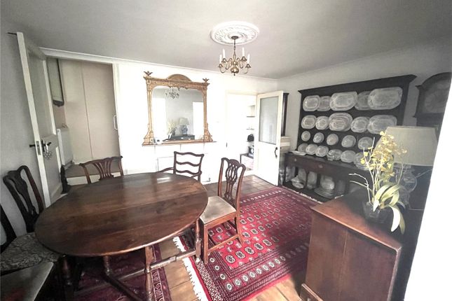 18, Front Street, Pembrokeshire photo 4