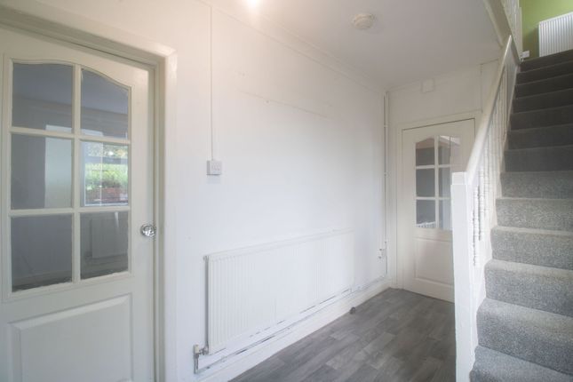 25 Bryn Deri, Ebbw Vale photo 2