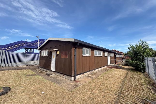 Studio house on The Hall, Suggitts Lane, Cleethorpes, £9,000