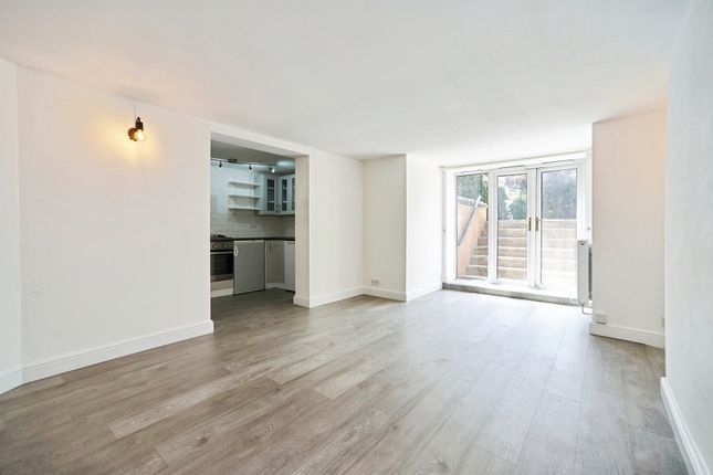 Garden Flat, 50, Street Lane, Leeds photo 2