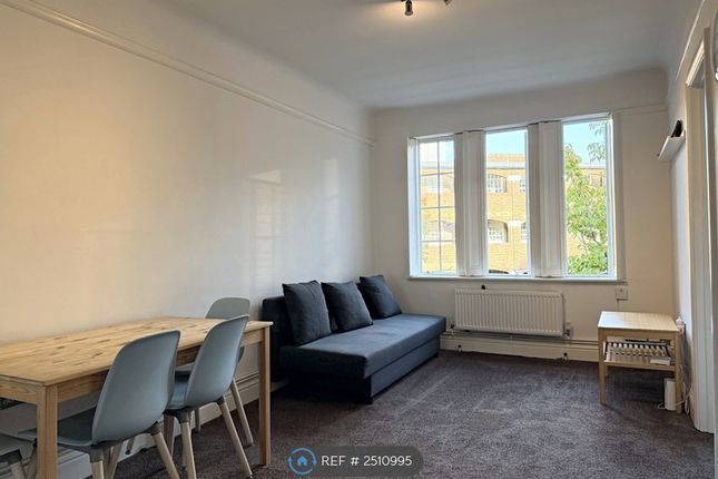 Mortimer Crescent, Kilburn photo 3