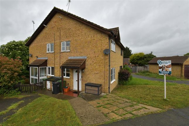 1-bed house on Broad Oaks, Wickford, £210,000