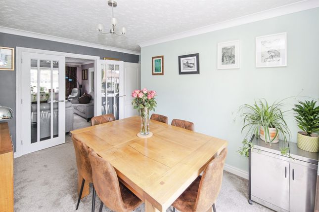3, Heath Green Way, Westwood Heath photo 4