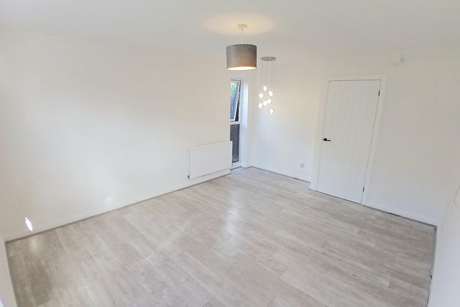 26, Lime Close, STEVENAGE photo 2