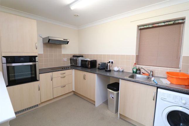 19, Florence Court, Trowbridge photo 4