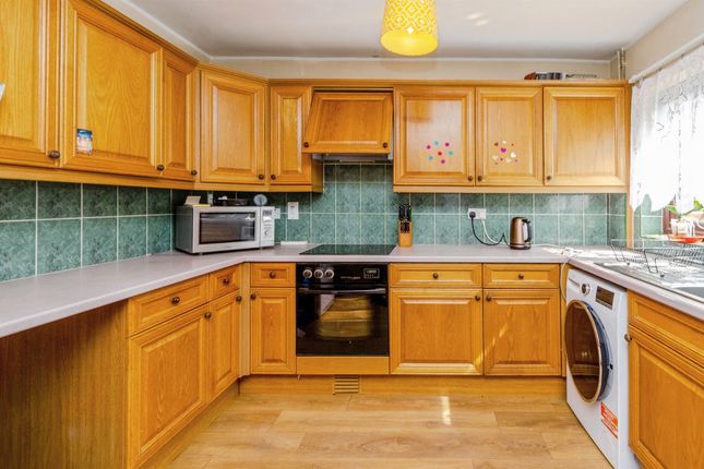 106, Longford Road, Cannock photo 4