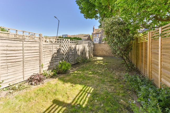 2-bed flat on Drakefield Road, Balham, £600,000