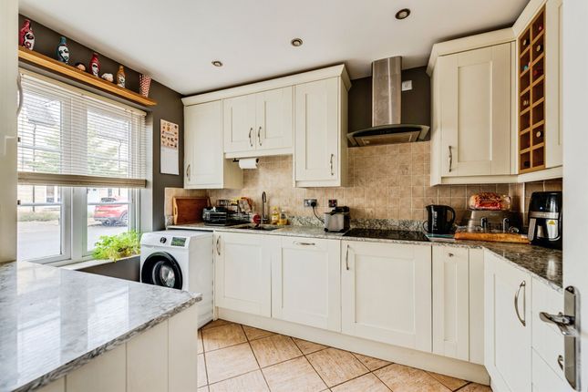31, Ashdale Avenue, Witney photo 2