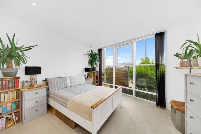 Flat for sale in Crews Street, Isle Of Dogs, London