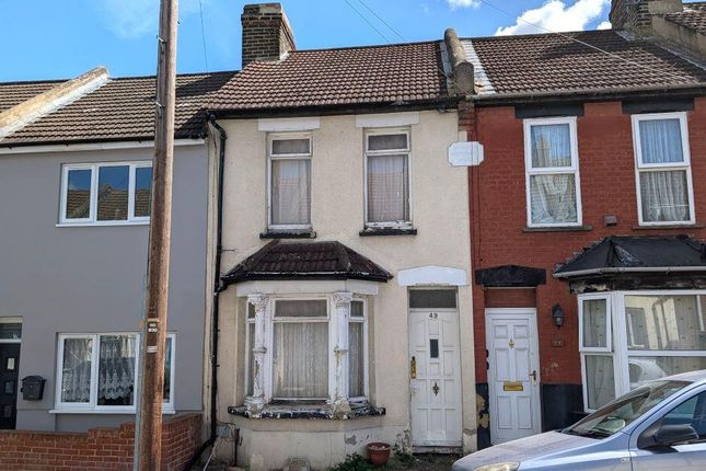 2-bed house on 49 Albany Road, 49 Albany Road, Chatham, £40,000