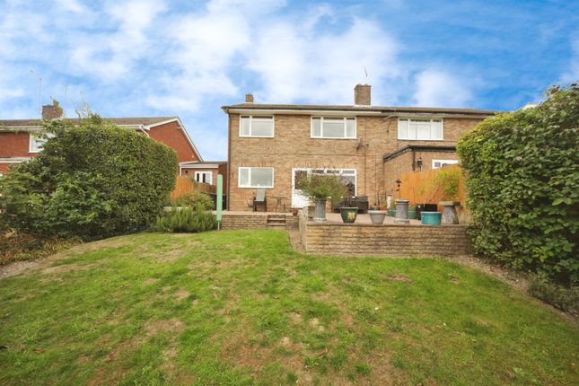 64, Bibshall Crescent, Dunstable photo 2