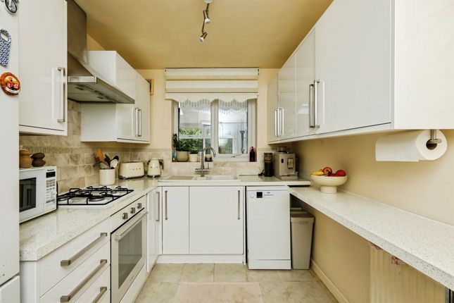 119, Camborne Crescent, Retford photo 4