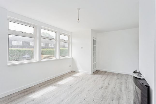 56, Woodland Avenue, Burgess Hill photo 4