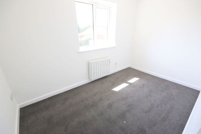 379 B Scot Lane, Wigan photo 4