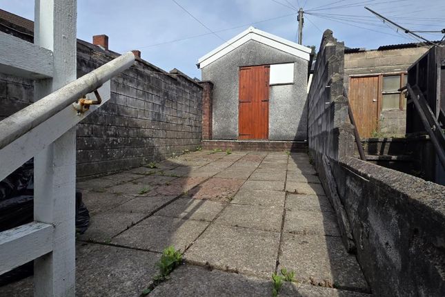 Room 3, 44, King Street, Pontypridd photo 2