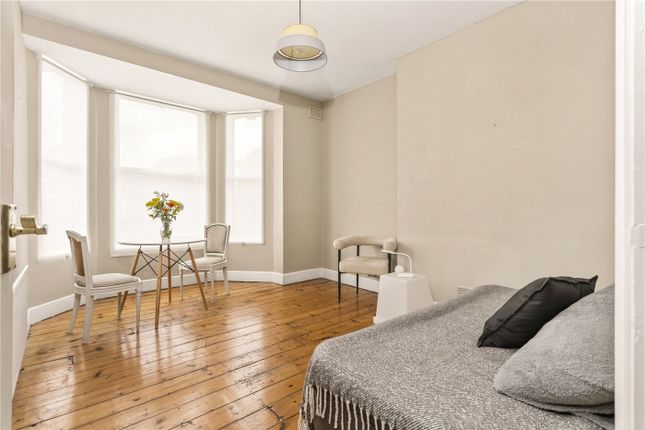 Flat B, 221, Norwood Road, London photo 2
