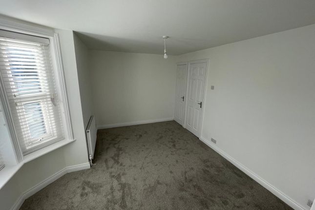 End terrace house to rent in Shaftesbury Road, Poole