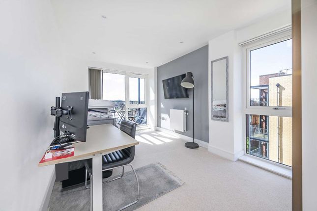 Flat for sale in Silverworks Close, Edgware