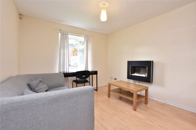 Flat for sale in Well Close Rise, Leeds
