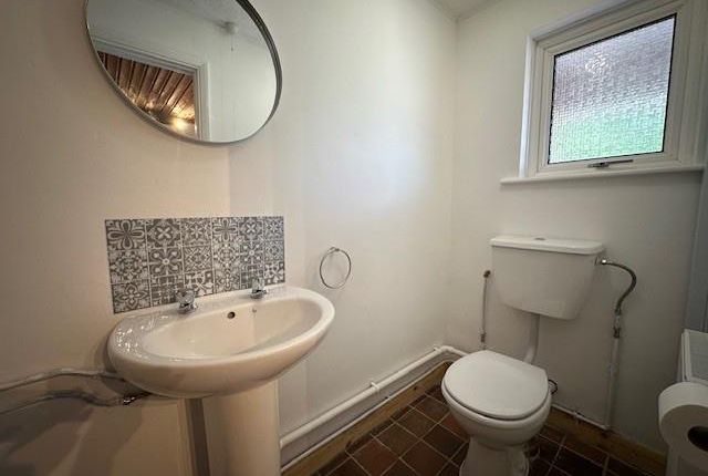 8, Yewberry Lane, Newport photo 3