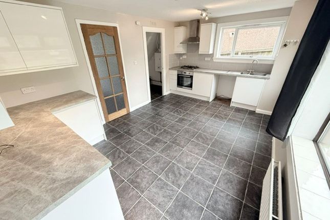 34 Cowal Crescent, Glenrothes photo 4