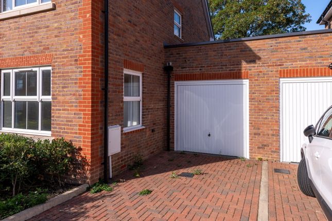 4, Boot Close, Milton Keynes photo 4