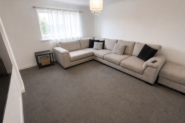 9 Downlands Court, Browning Road, Luton photo 2