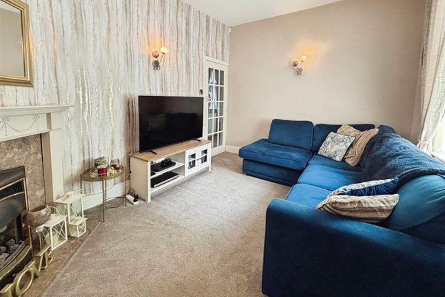 95, Poplar Grove, Bradford photo 3