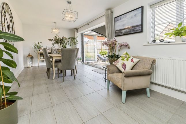 19, Kingfisher Way, Oswestry photo 4