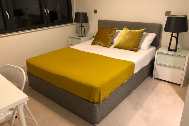 Room to rent in Lambarde Square, London