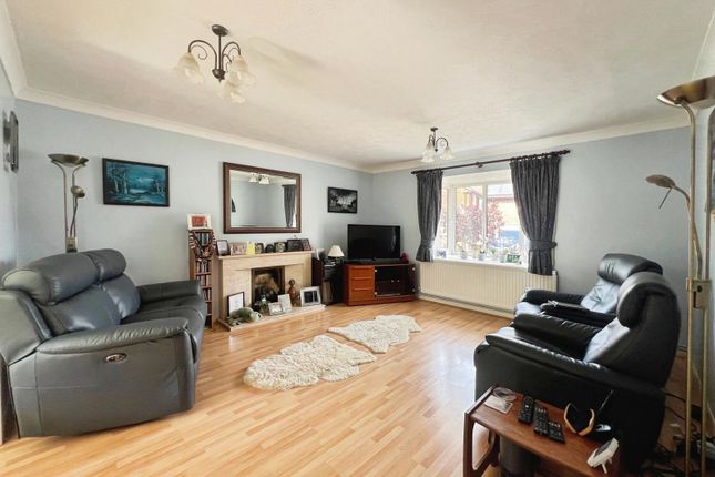 10, Cornflower Close, Berkshire photo 2