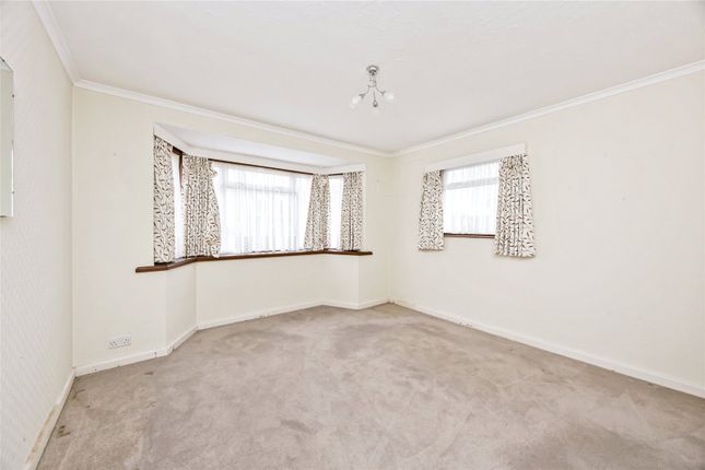 3, Sandown Close, Worthing photo 4
