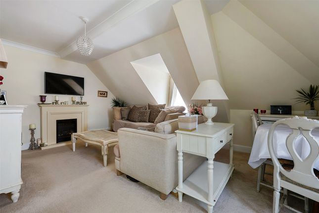 15, Chartwood Place, Surrey photo 4