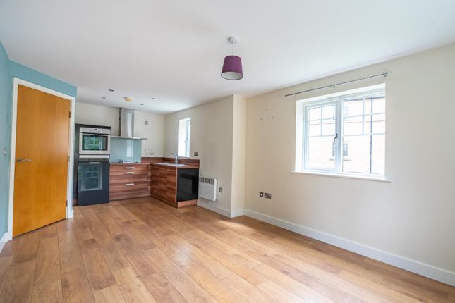 14 Smeed House, Birch Close, York photo 2