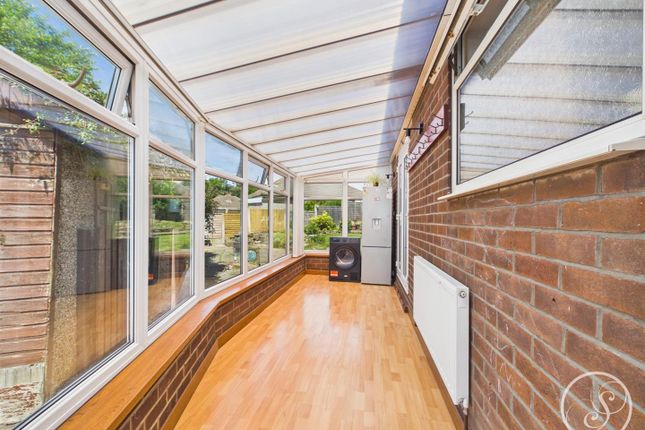 8, Field End Green, Leeds photo 5