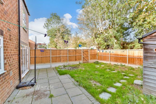 42, Goldfinch Close, Faversham photo 2